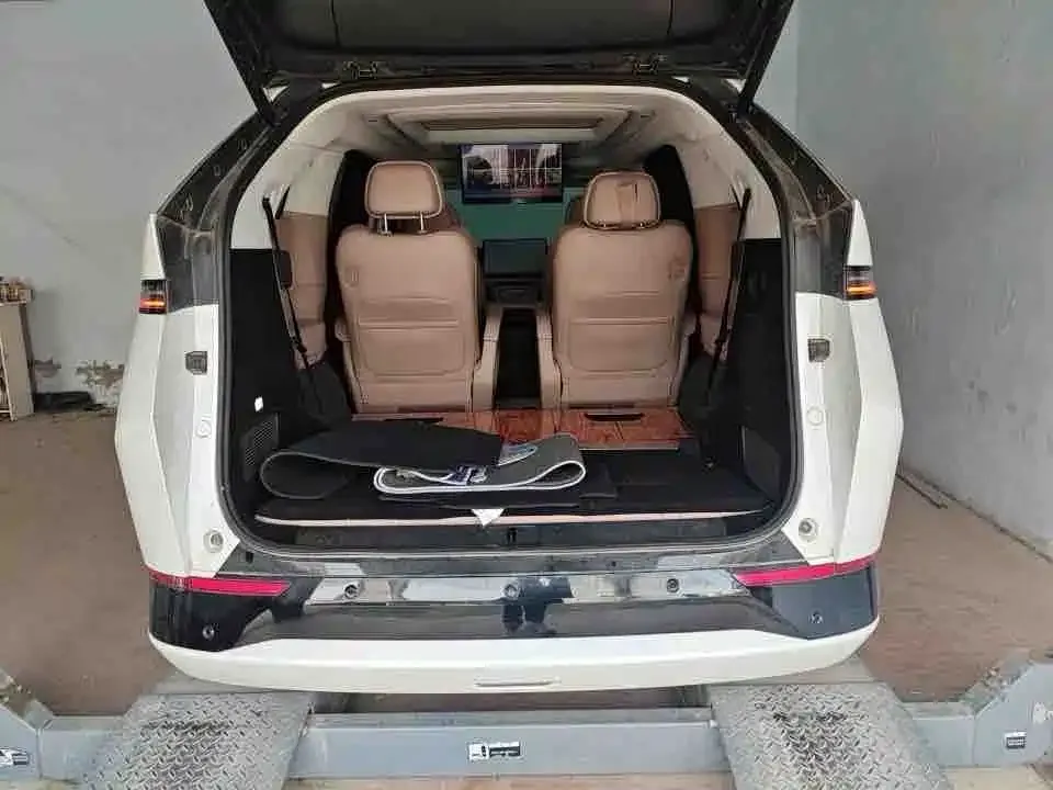 XPeng X9 2024 из CN, фото 9