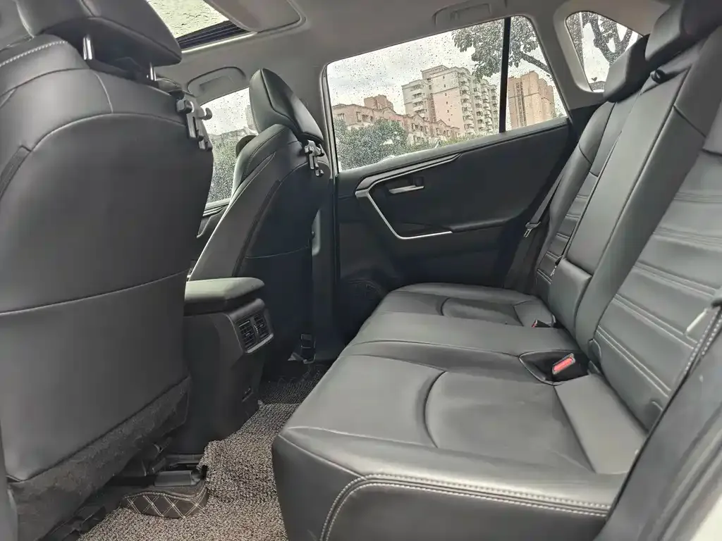 Toyota Wildlander 2023 из CN, фото 7