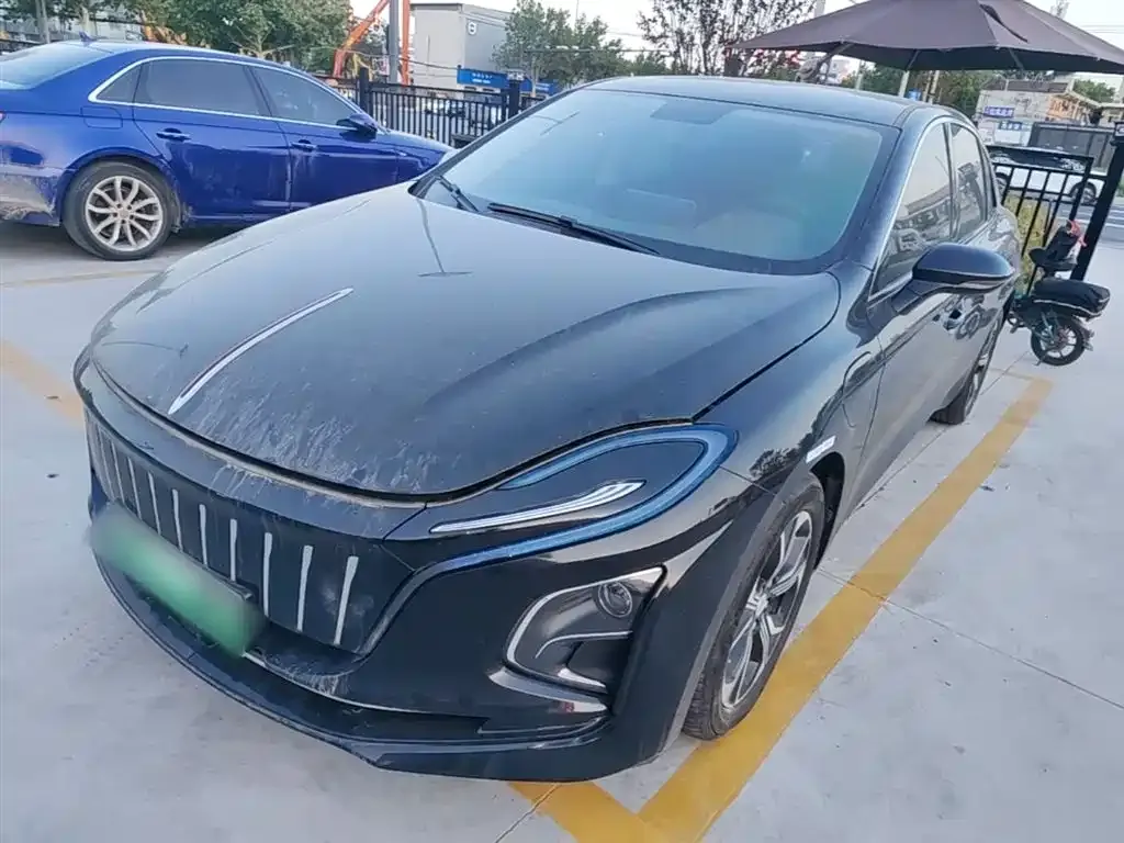 Hongqi E-QM5 — фото 1
