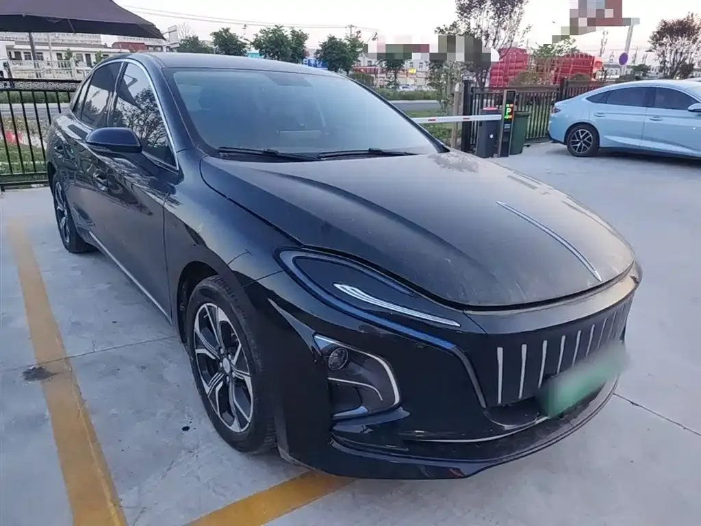 Hongqi E-QM5 — фото 10