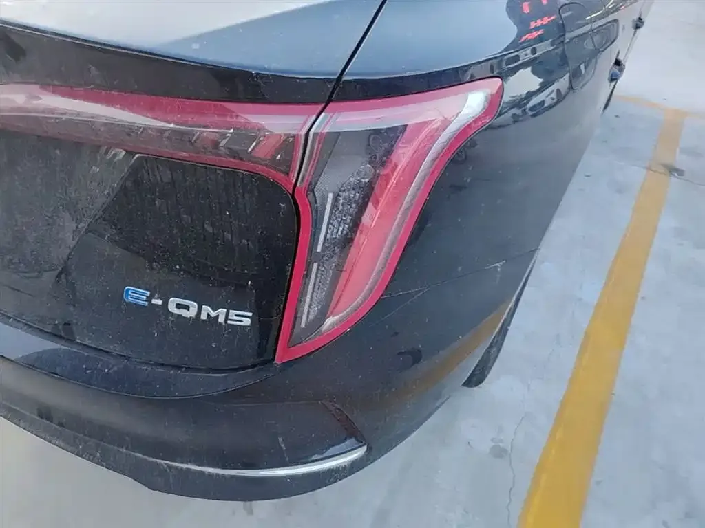 Hongqi E-QM5 — фото 9