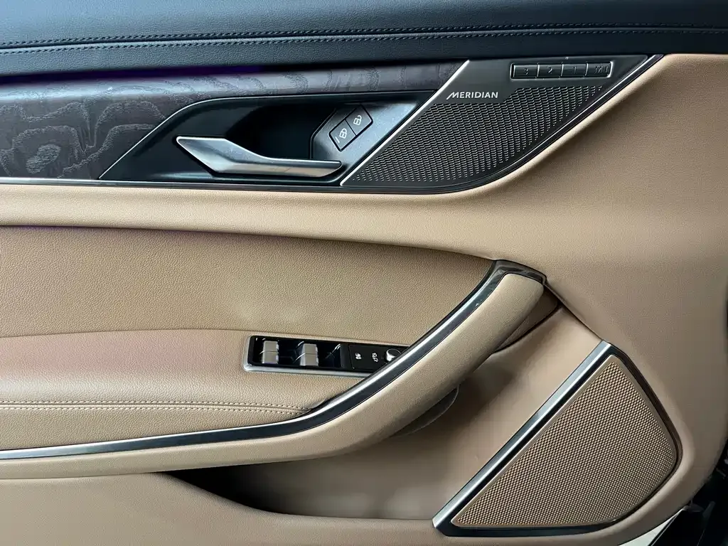 Jaguar XFL — фото 10