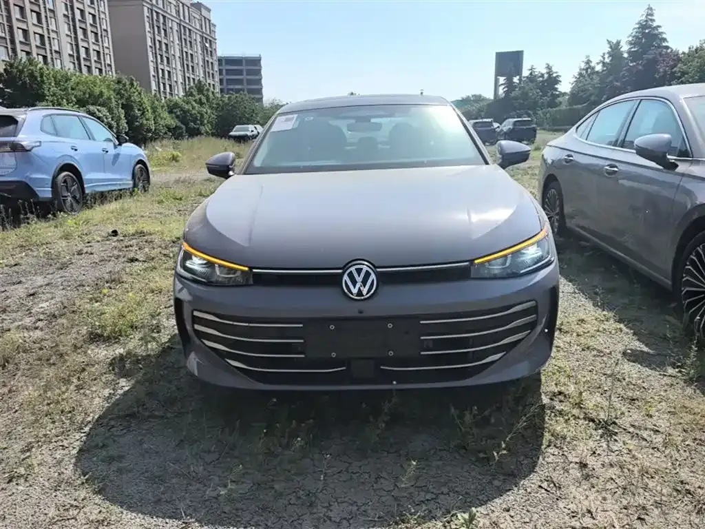 Volkswagen Passat — фото 8