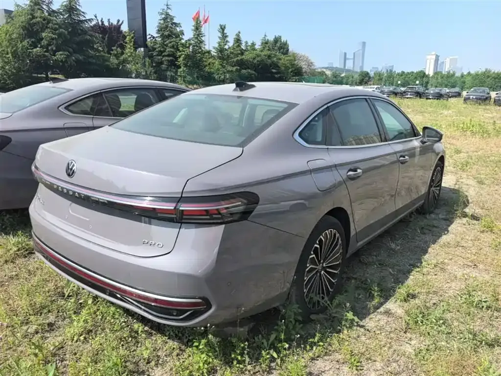 Volkswagen Passat — фото 9
