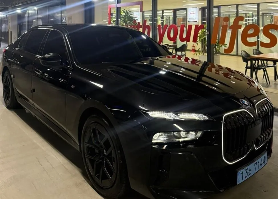 BMW i7 2024 из KR, фото 2