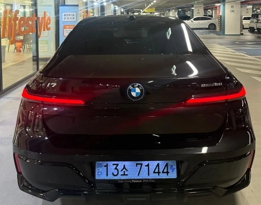BMW i7 2024 из KR, фото 5