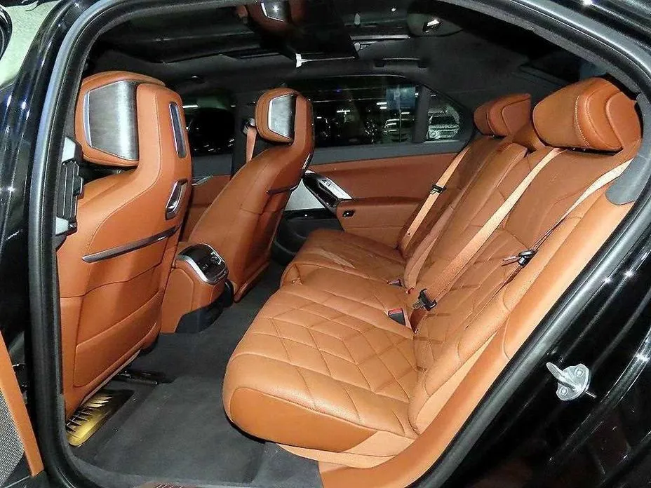 BMW i7 2024 из KR, фото 9