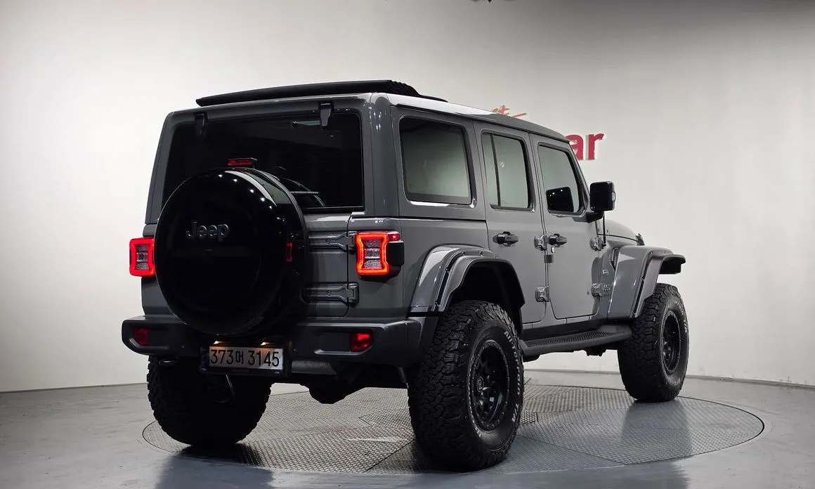 Jeep Wrangler 2023 из KR, фото 8