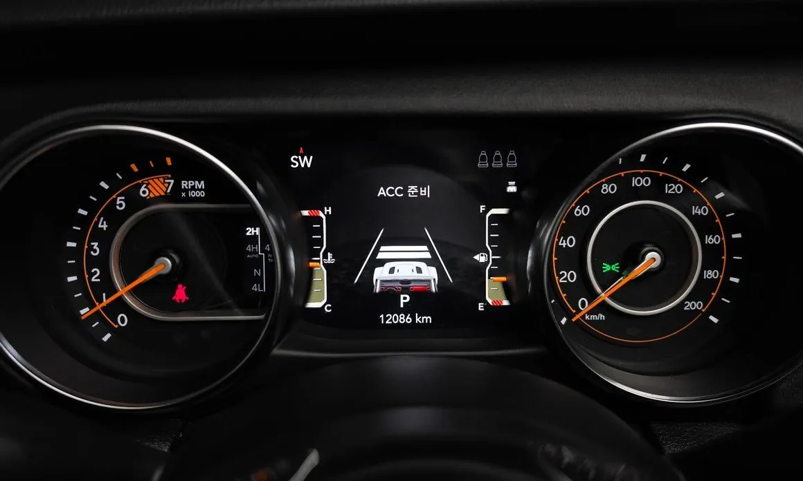 Jeep Wrangler 2023 из KR, фото 3