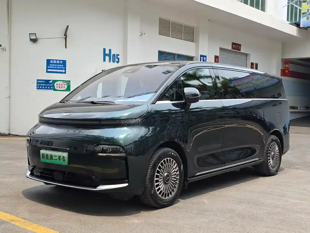 Geely Yizhen L380