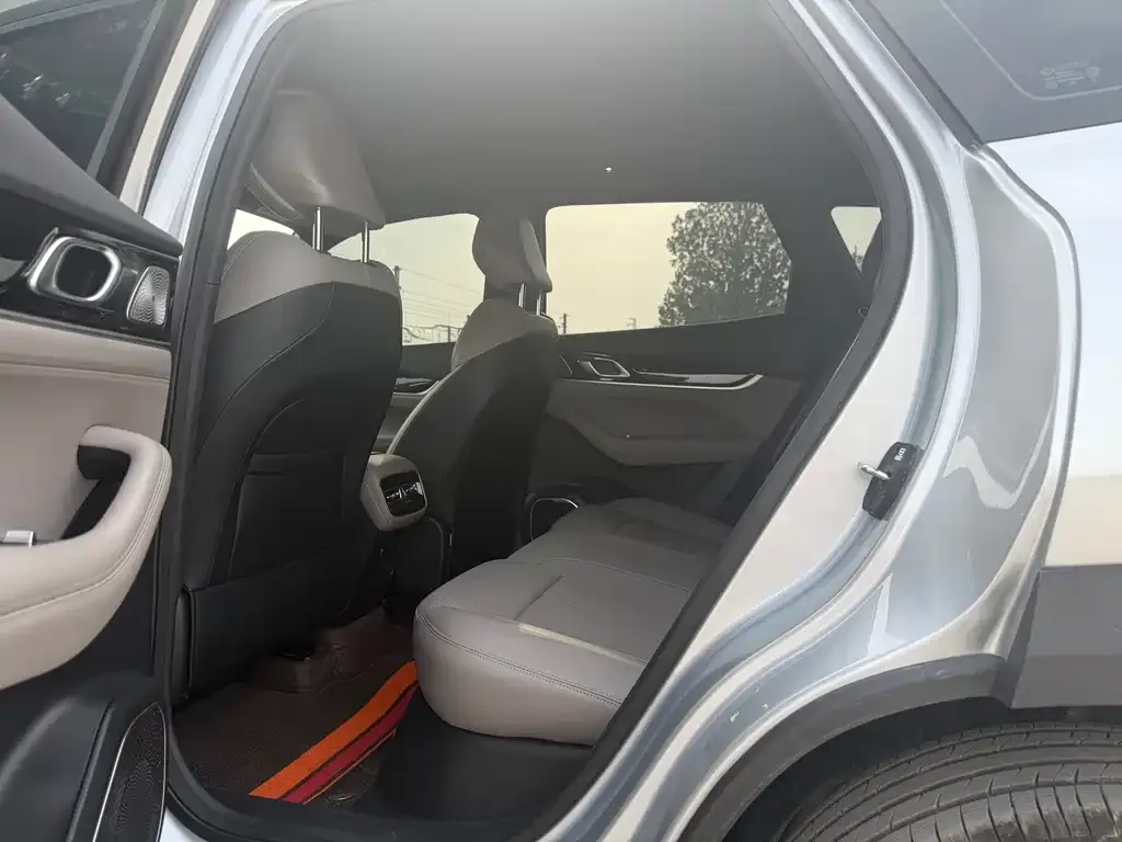 Geely Boyue L 2025 из CN, фото 3