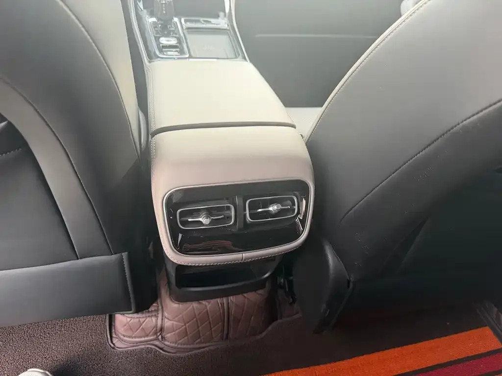 Geely Boyue L 2025 из CN, фото 8