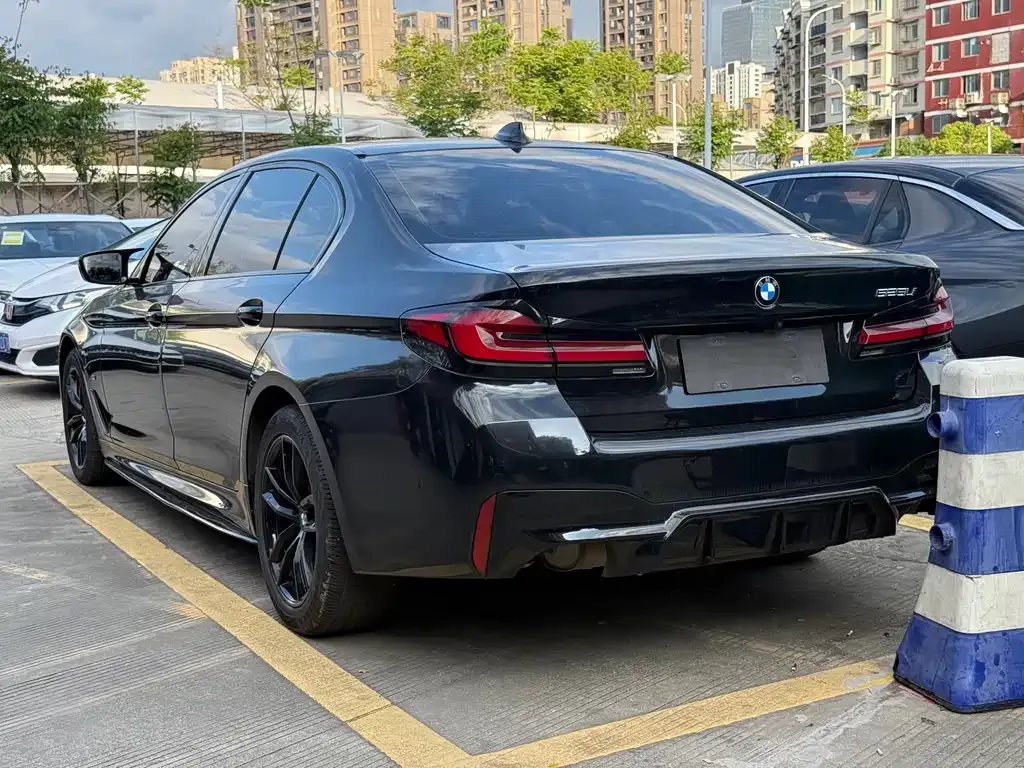 BMW 5 Series — фото 10