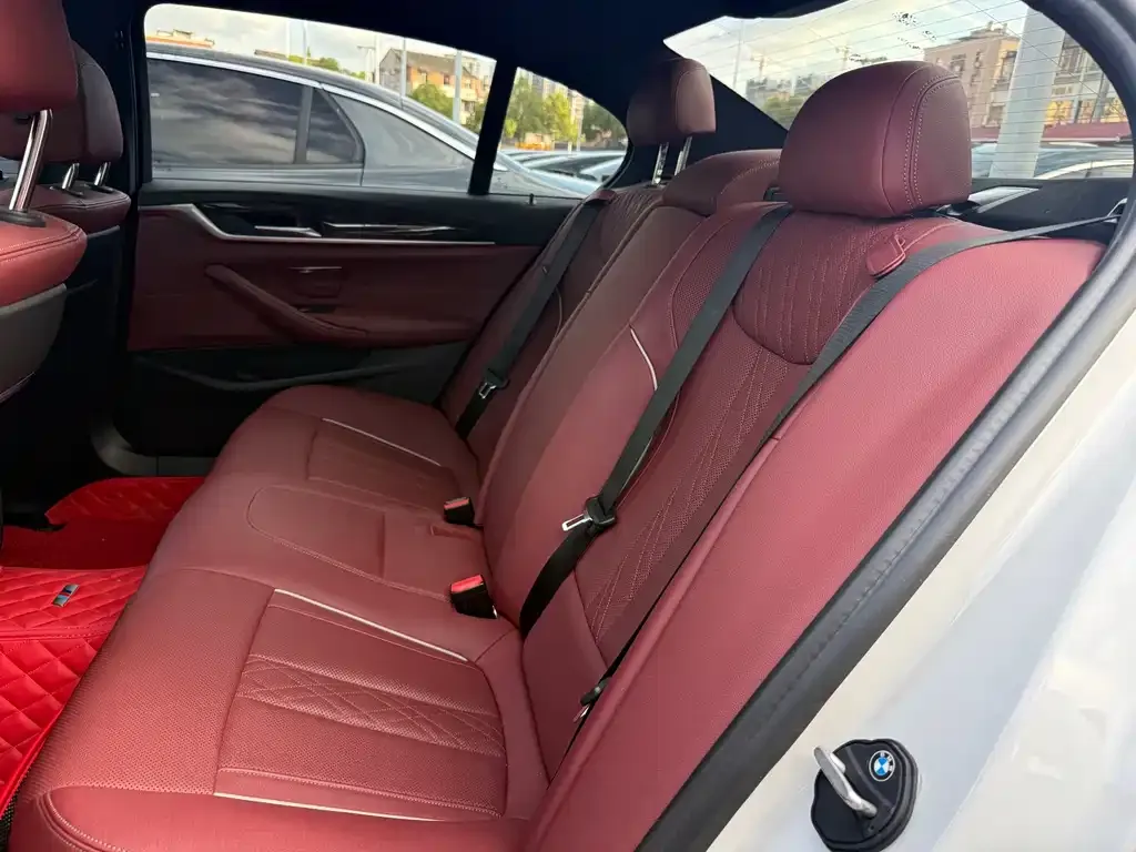 BMW 5 Series — фото 2