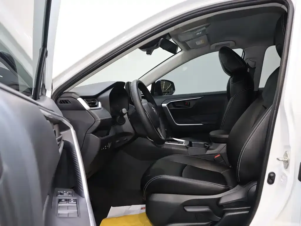 Toyota RAV4 2024 из CN, фото 7