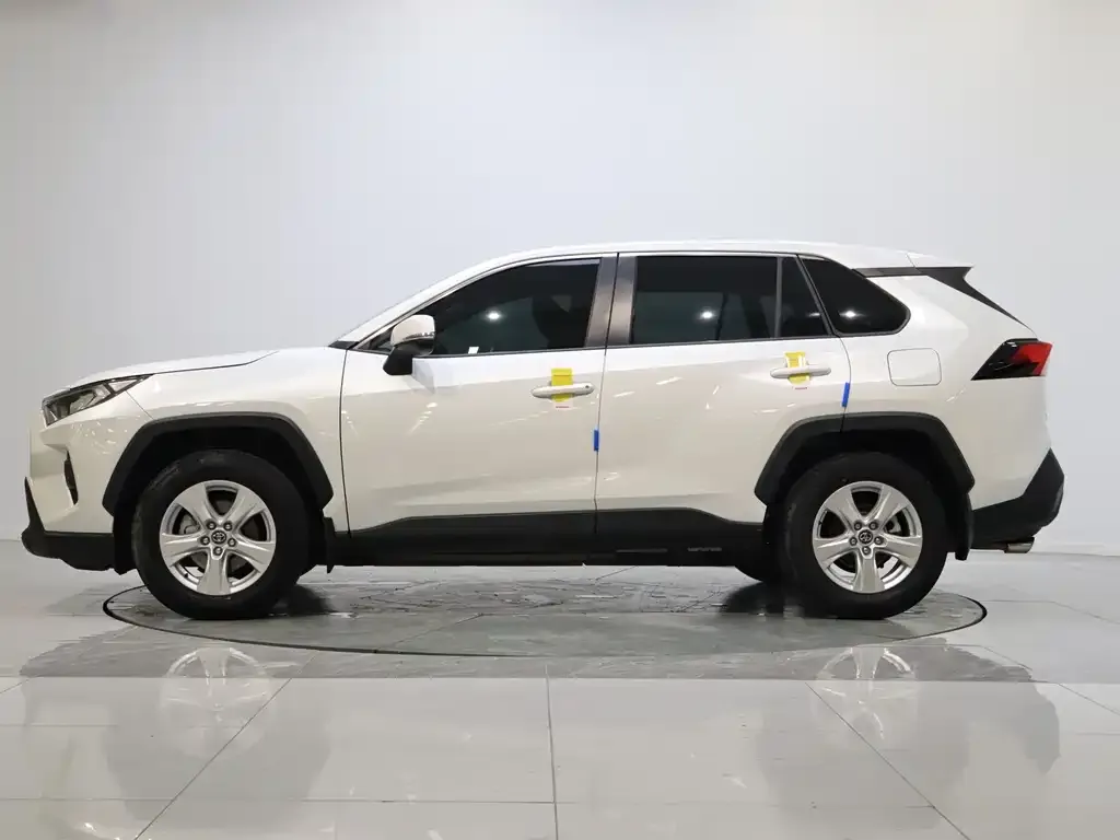 Toyota RAV4 2024 из CN, фото 2