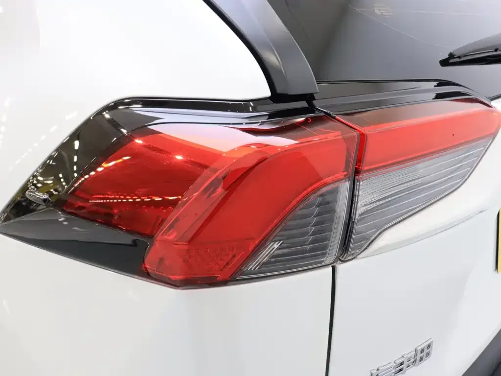 Toyota RAV4 2024 из CN, фото 8