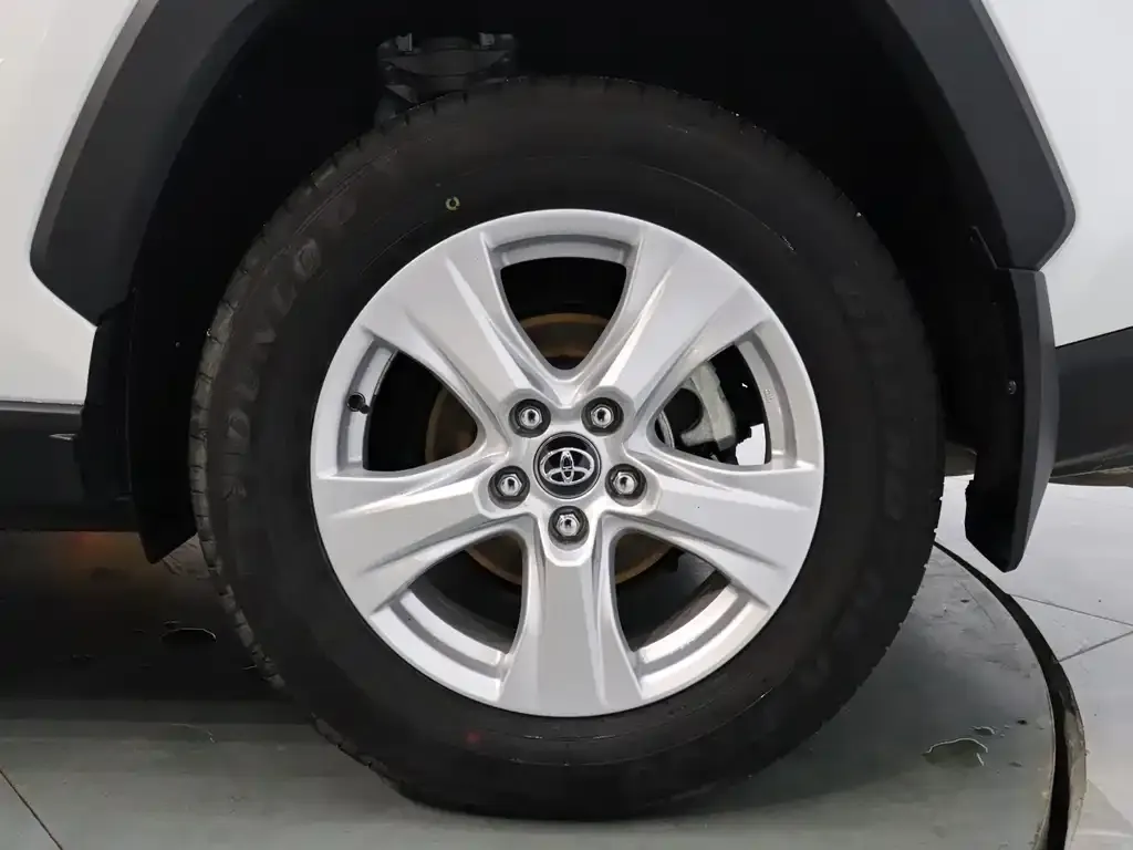 Toyota RAV4 2024 из CN, фото 6