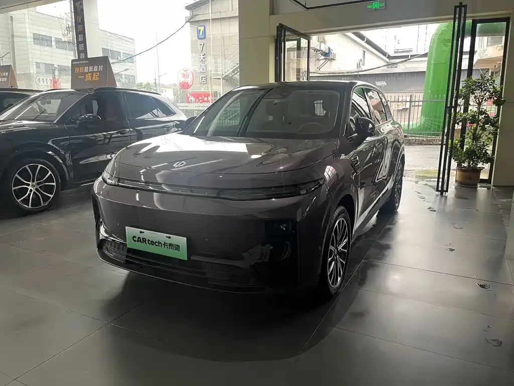 Leapmotor B10