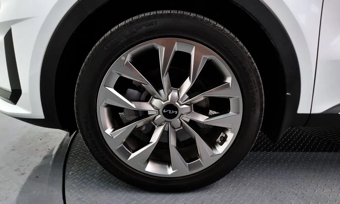Kia Sorento — фото 8