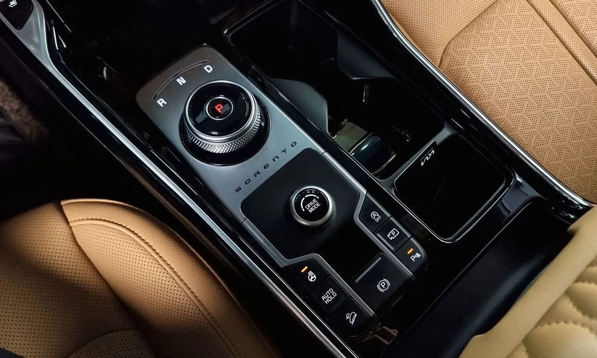 Kia Sorento — фото 7