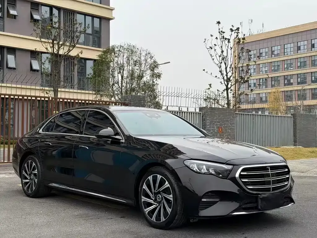 Mercedes-Benz E-Class — фото 10
