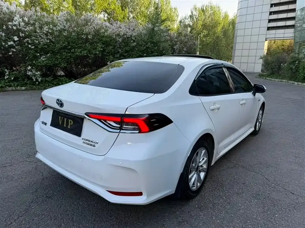 Toyota Corolla — фото 4