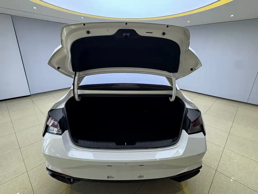 Hyundai Elantra 2022 из CN, фото 7