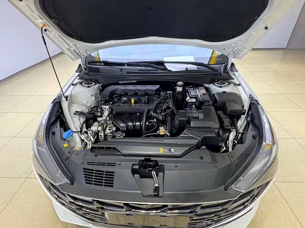 Hyundai Elantra 2022 из CN, фото 10