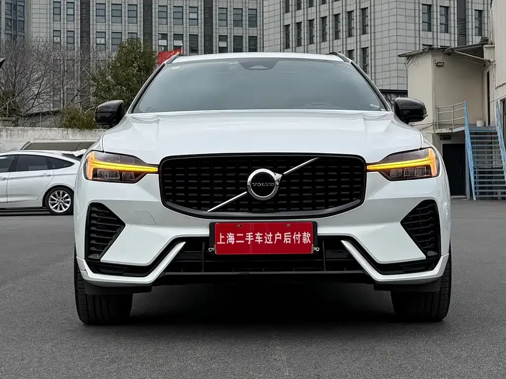 Volvo XC60 2022 из CN, фото 1