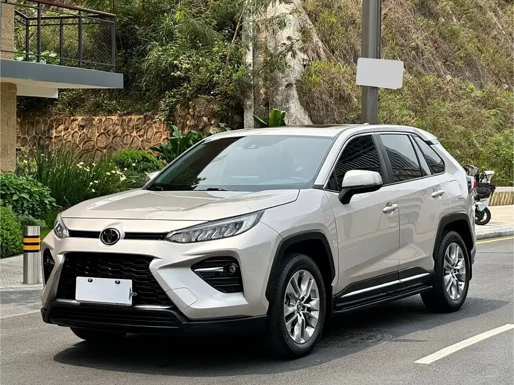 Toyota Wildlander — фото 1