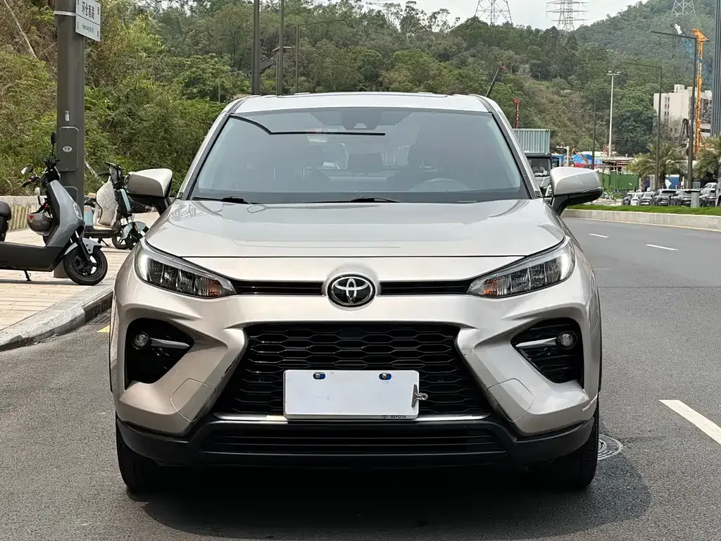 Toyota Wildlander — фото 5
