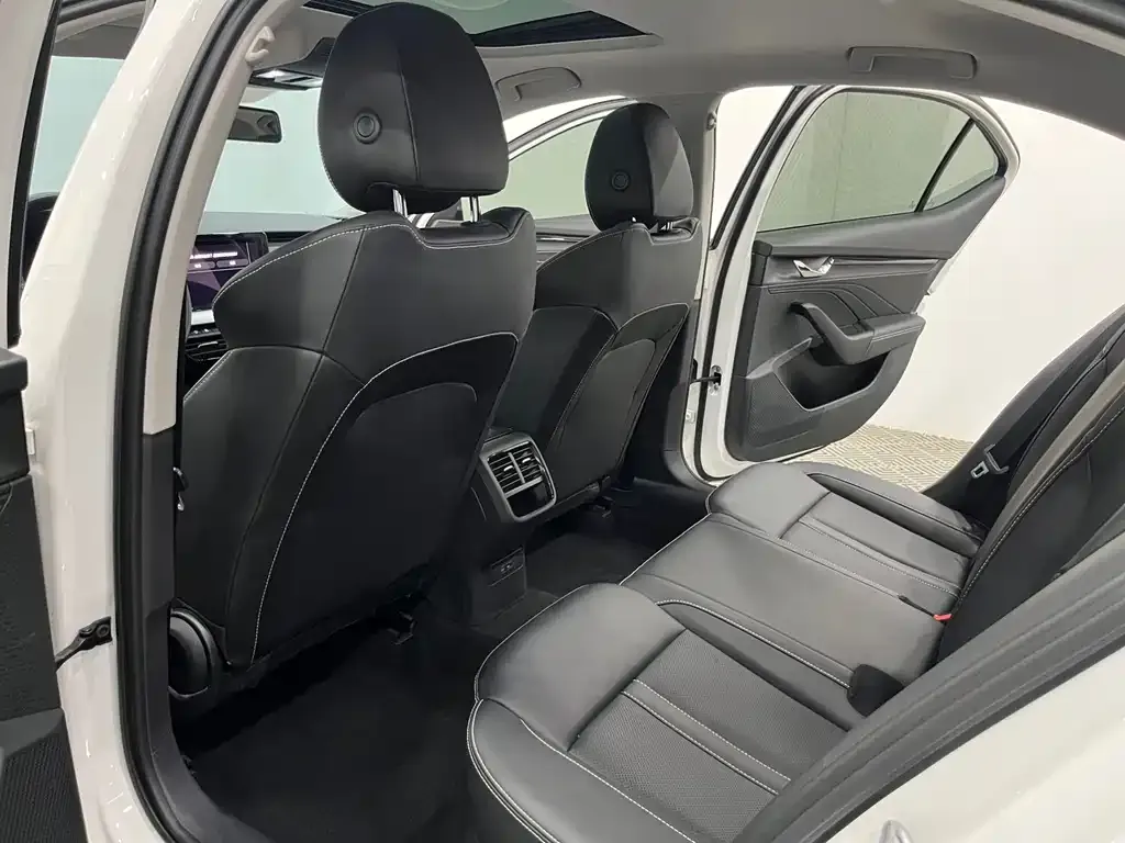 Skoda Octavia 2021 из CN, фото 2