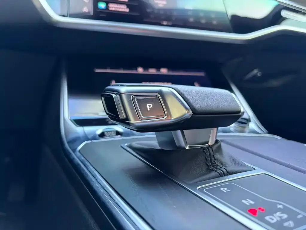 Audi A6L 2024 из CN, фото 2
