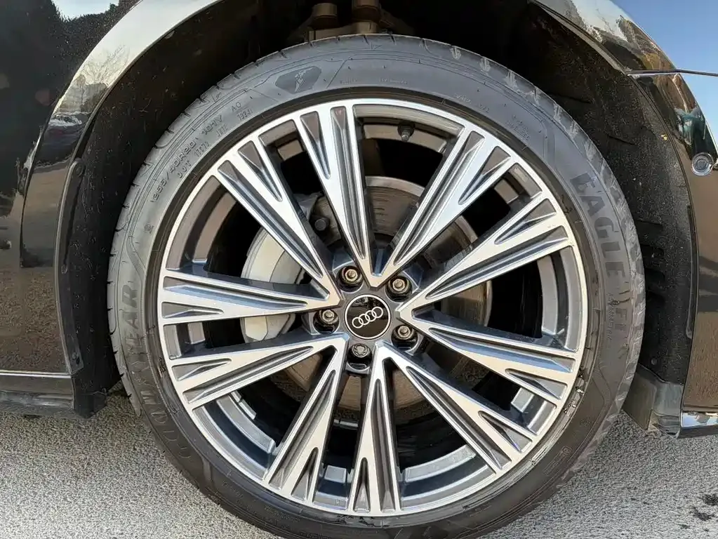 Audi A6L 2024 из CN, фото 9