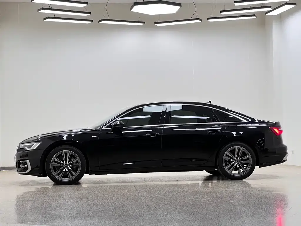 Audi A6L — фото 6