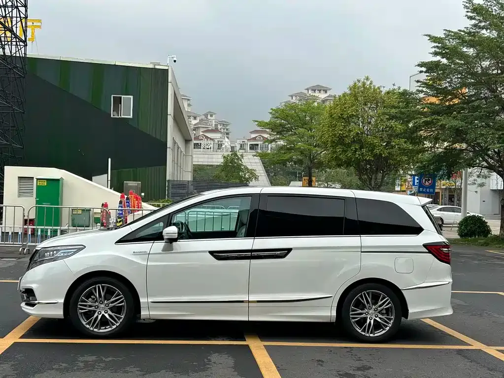 Honda Elysion 2021 из CN, фото 7