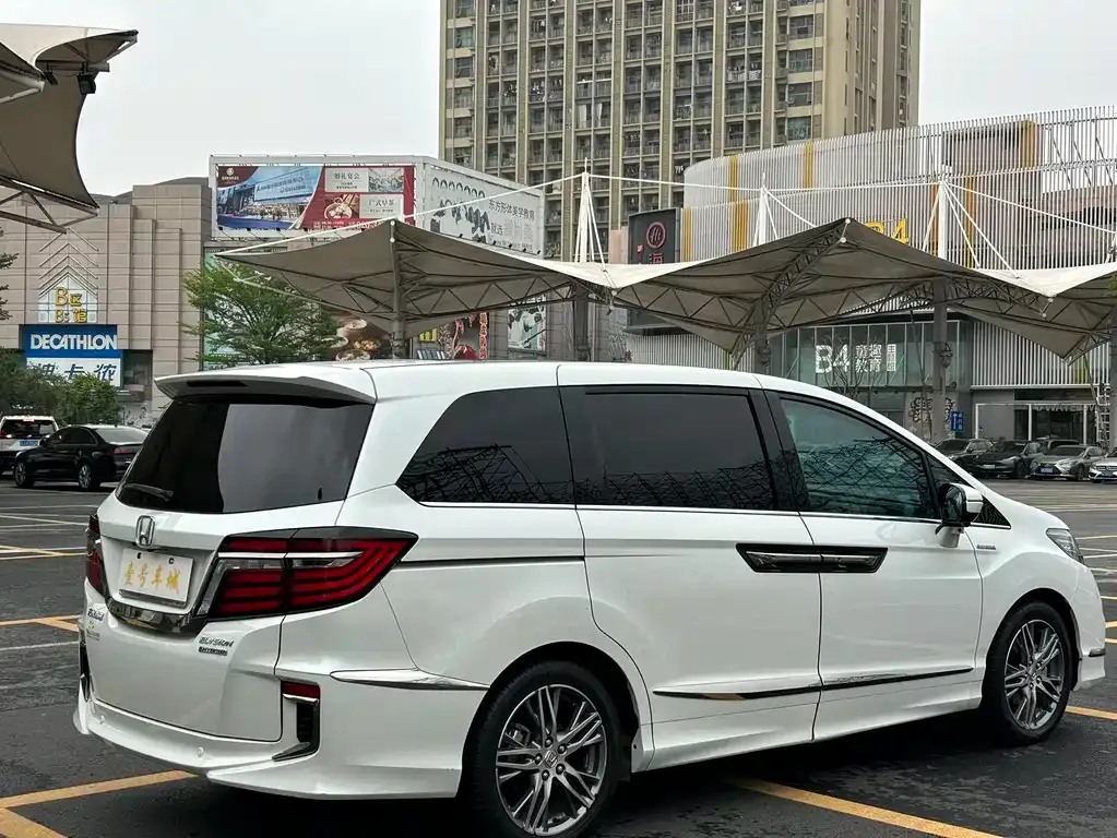 Honda Elysion 2021 из CN, фото 5