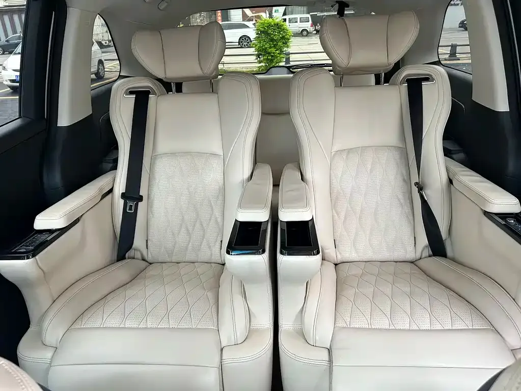 Honda Elysion 2021 из CN, фото 4