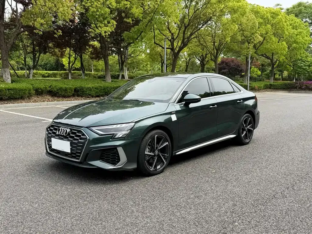 Audi A3 — фото 1