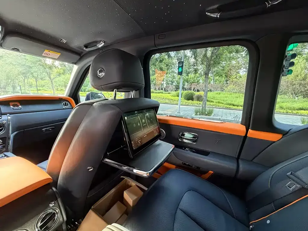 Rolls-Royce Cullinan 2023 из CN, фото 9