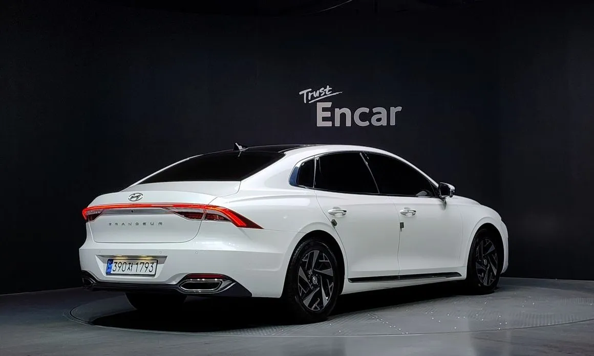 Hyundai Grandeur 2022 из KR, фото 2
