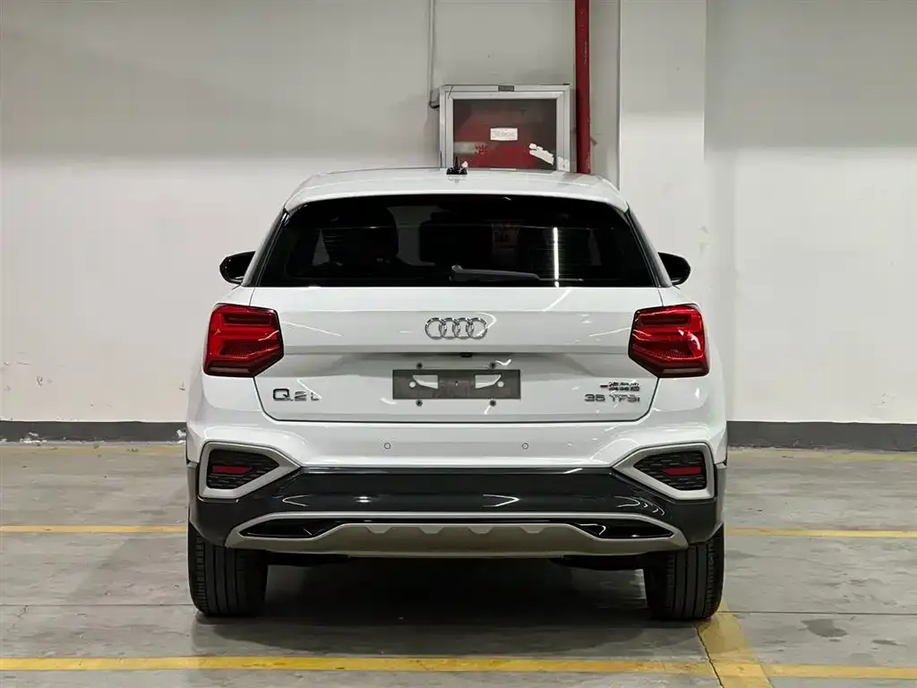 Audi Q2L — фото 2