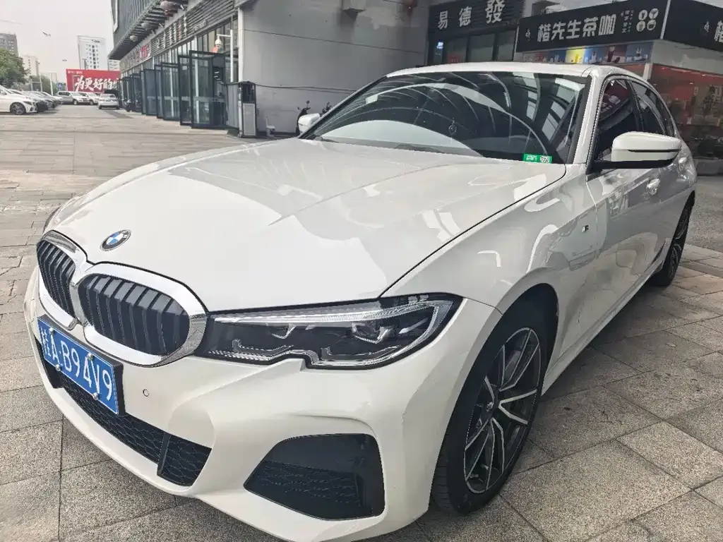 BMW 3 Series — фото 1