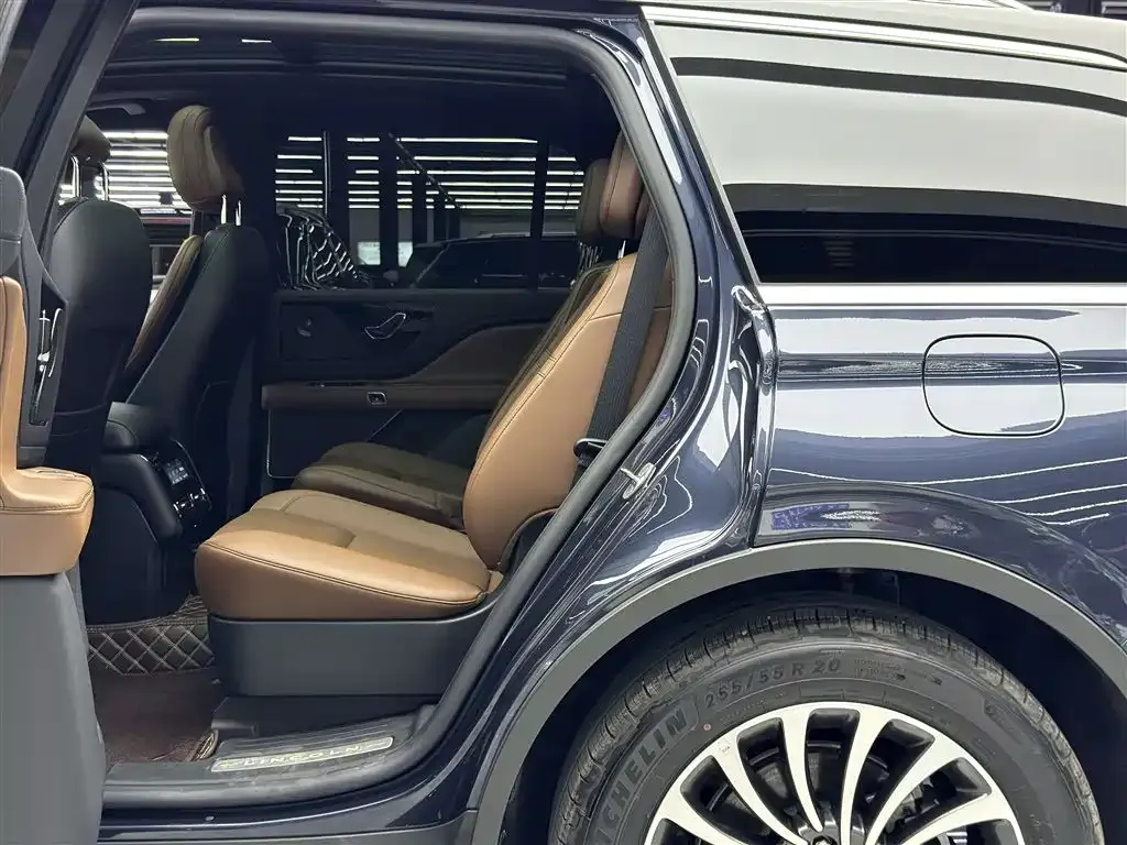 Lincoln Aviator — фото 10