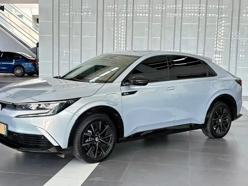 Honda e:NP2