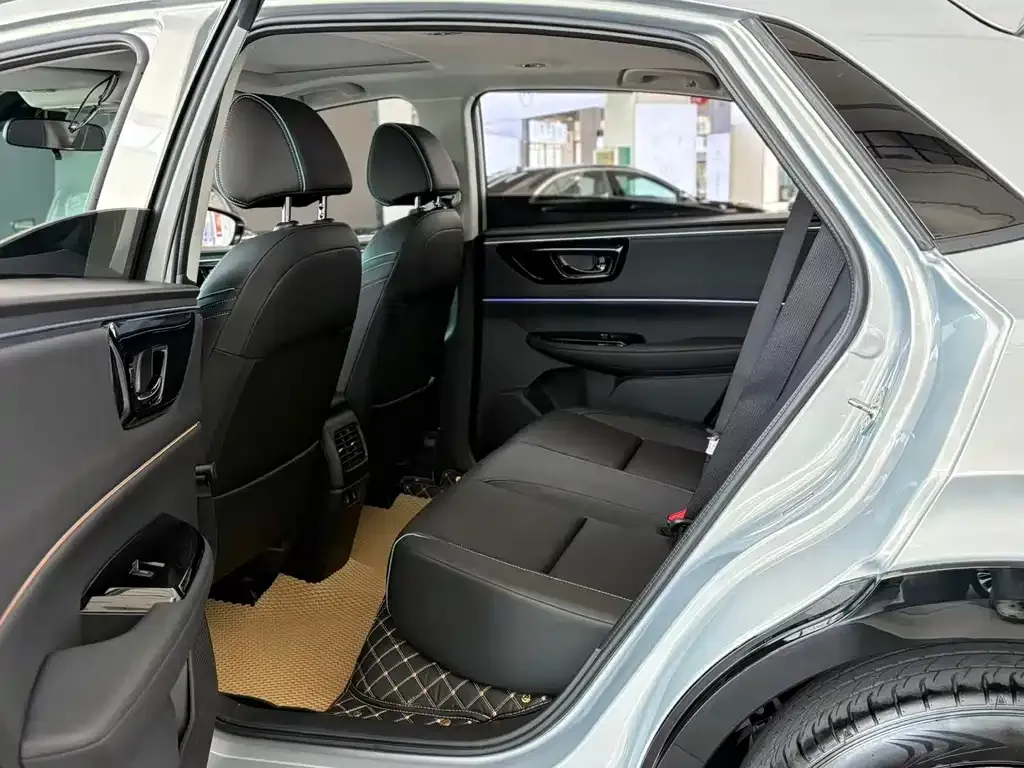 Honda e:NP2 2024 из CN, фото 7