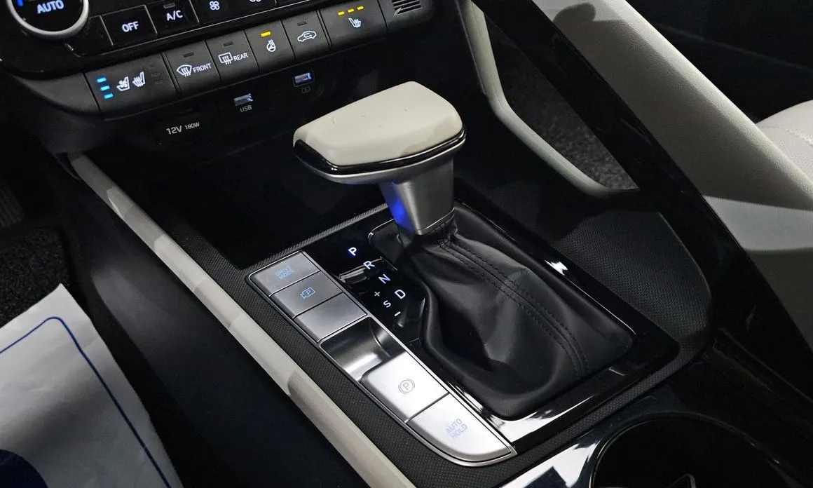 Hyundai AVANTE 2021 из KR, фото 2