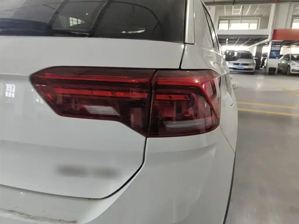 Volkswagen T-Roc 2023 из CN, фото 3