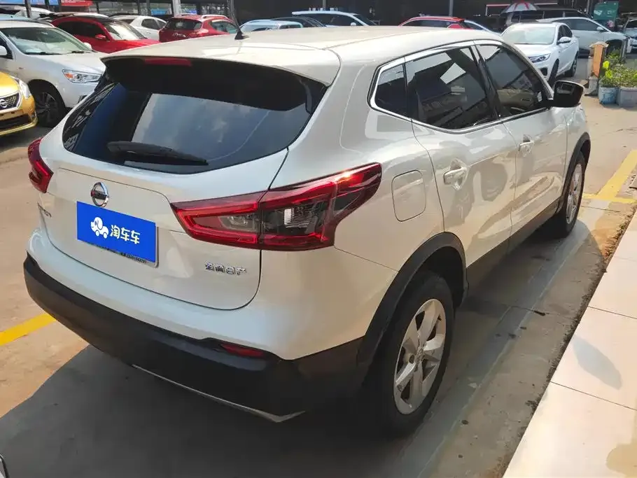 Nissan Qashqai — фото 10